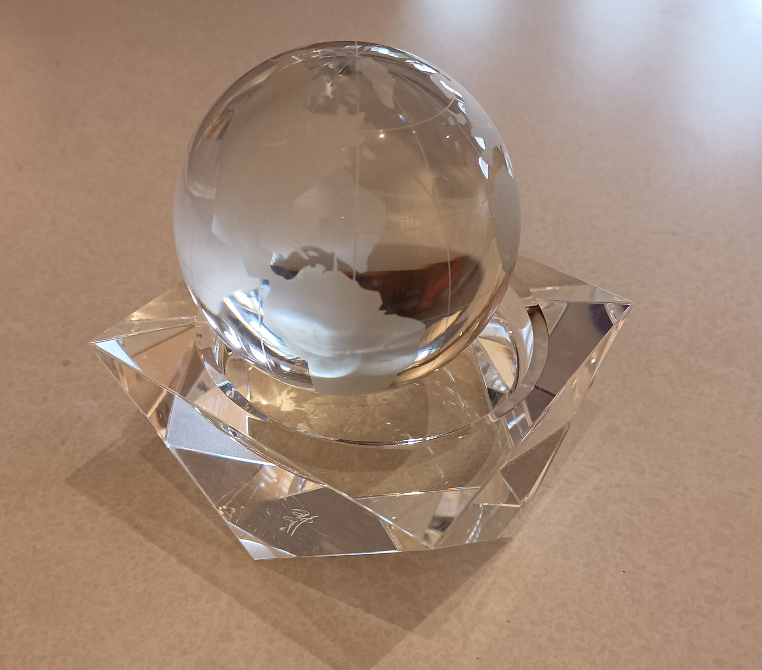 Decor, Figurine, Crystal globe, Front view