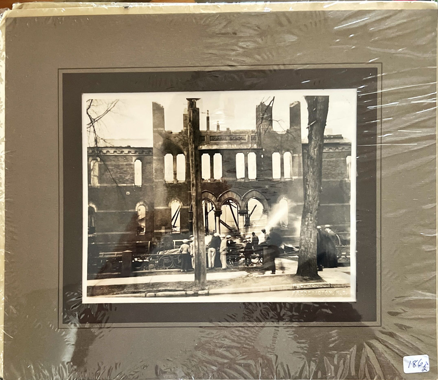 Photo, History Unknown Artist, Front view