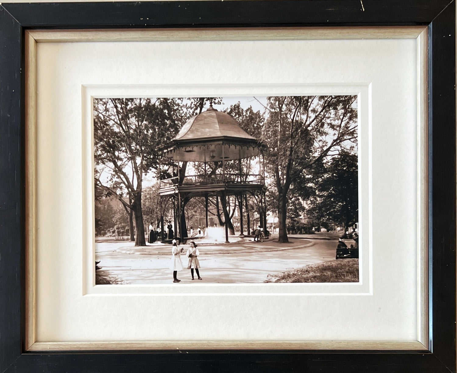 Photo, Landscape Isaac Erb, Front view