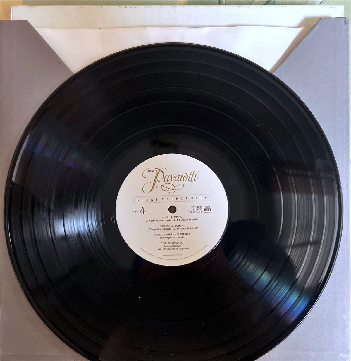 Vinyl record, Opera Luciano Pavarotti, Side view