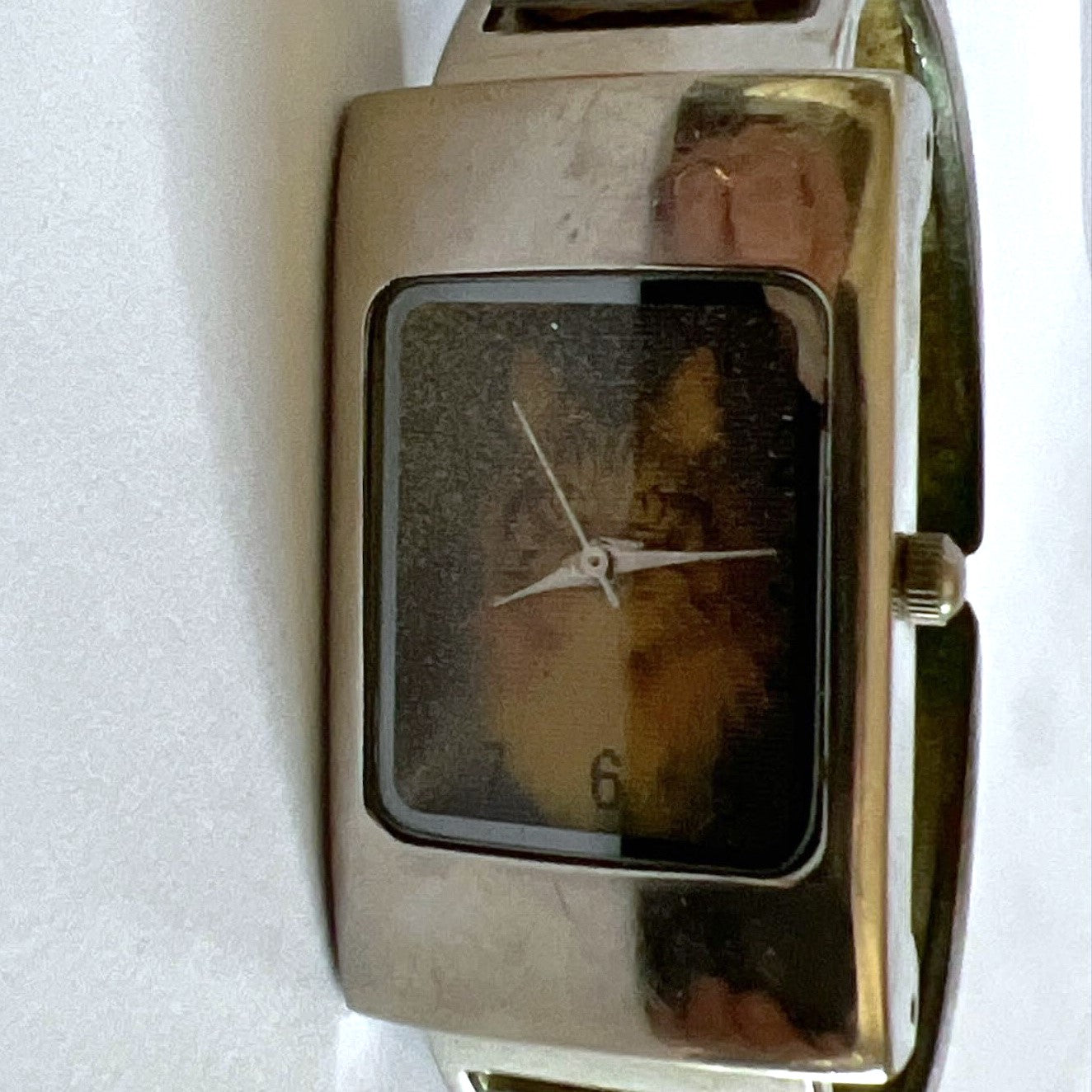 Accessory, Watch , Cover view