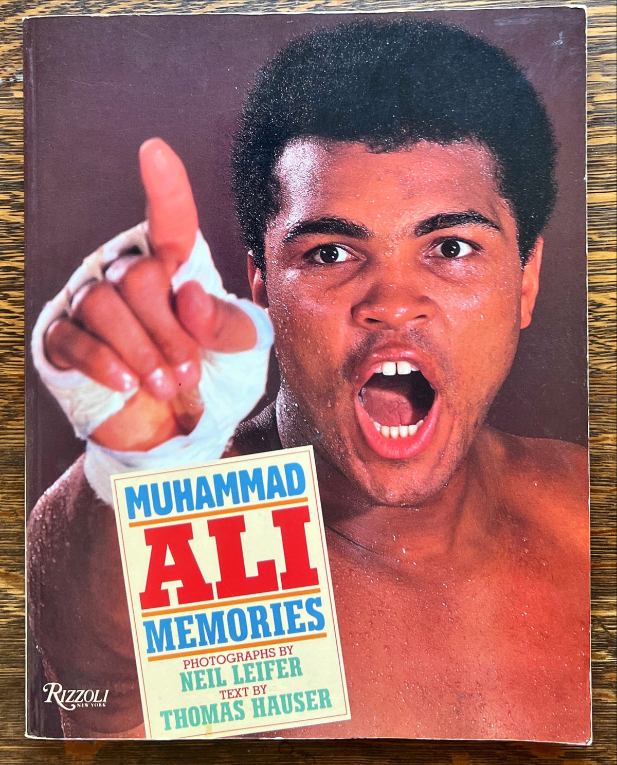 Book, Sport, Neil Leifer and Thomas Hauser, Muhammad Ali: Memories, Front view