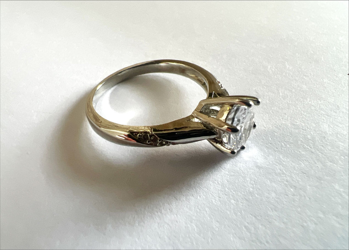 Accessory, Ring , Side view