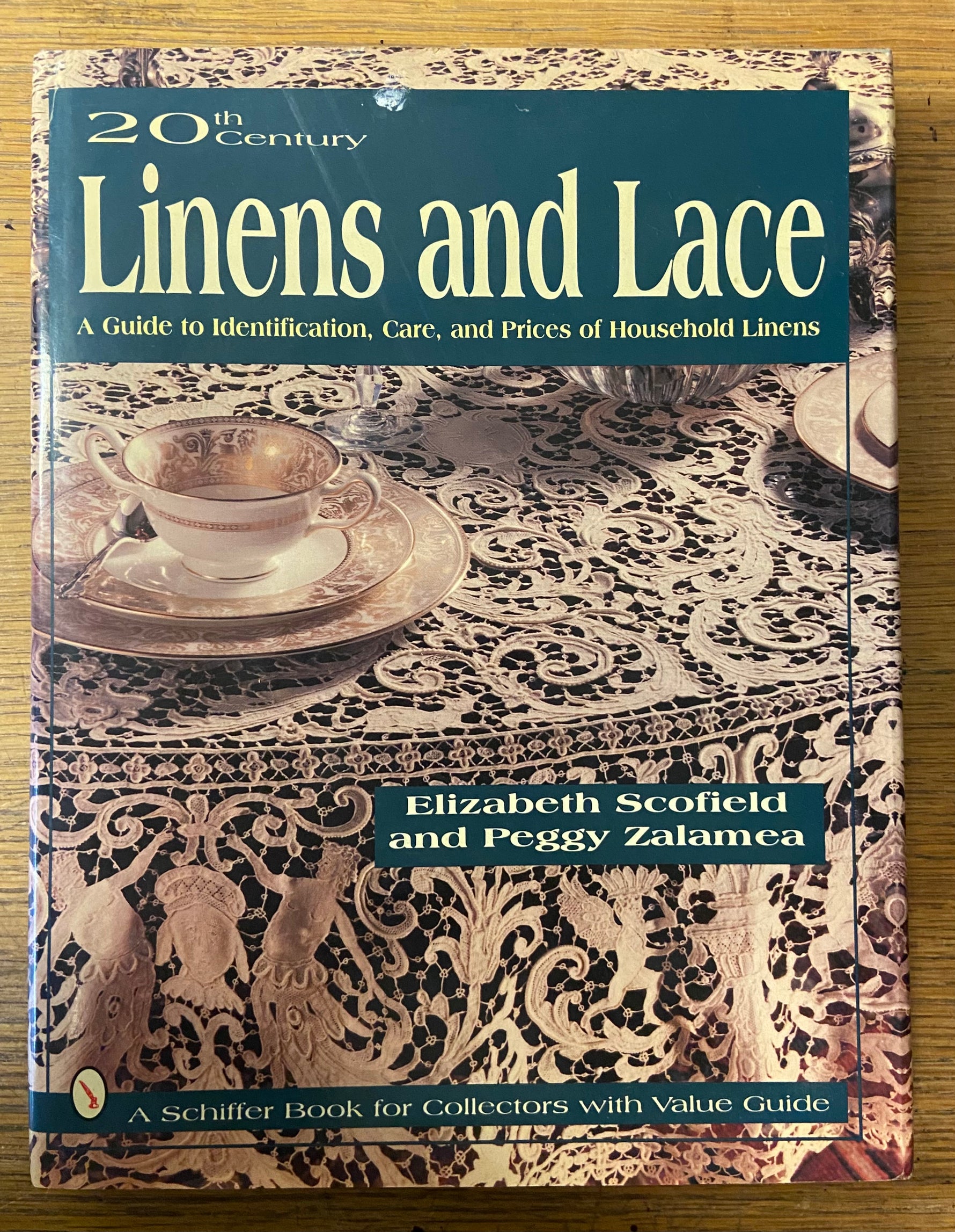 Book, Antique, Collectibles, Elizabeth Scofield and Peggy Zalamea, Linens and Lace: A Guide to Identification, care, and Prices of Household Linens, Front view