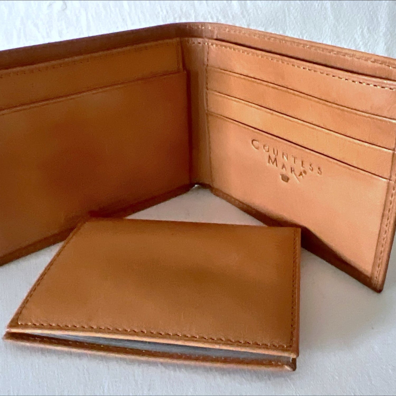 Accessory, Wallet Countess Mara, Cover view