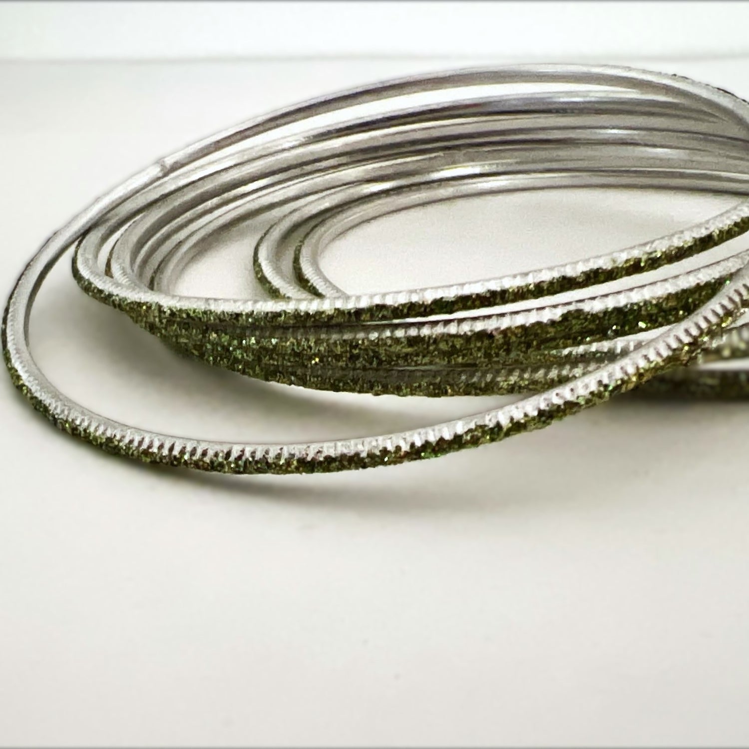 Accessory, Bracelet , Cover view