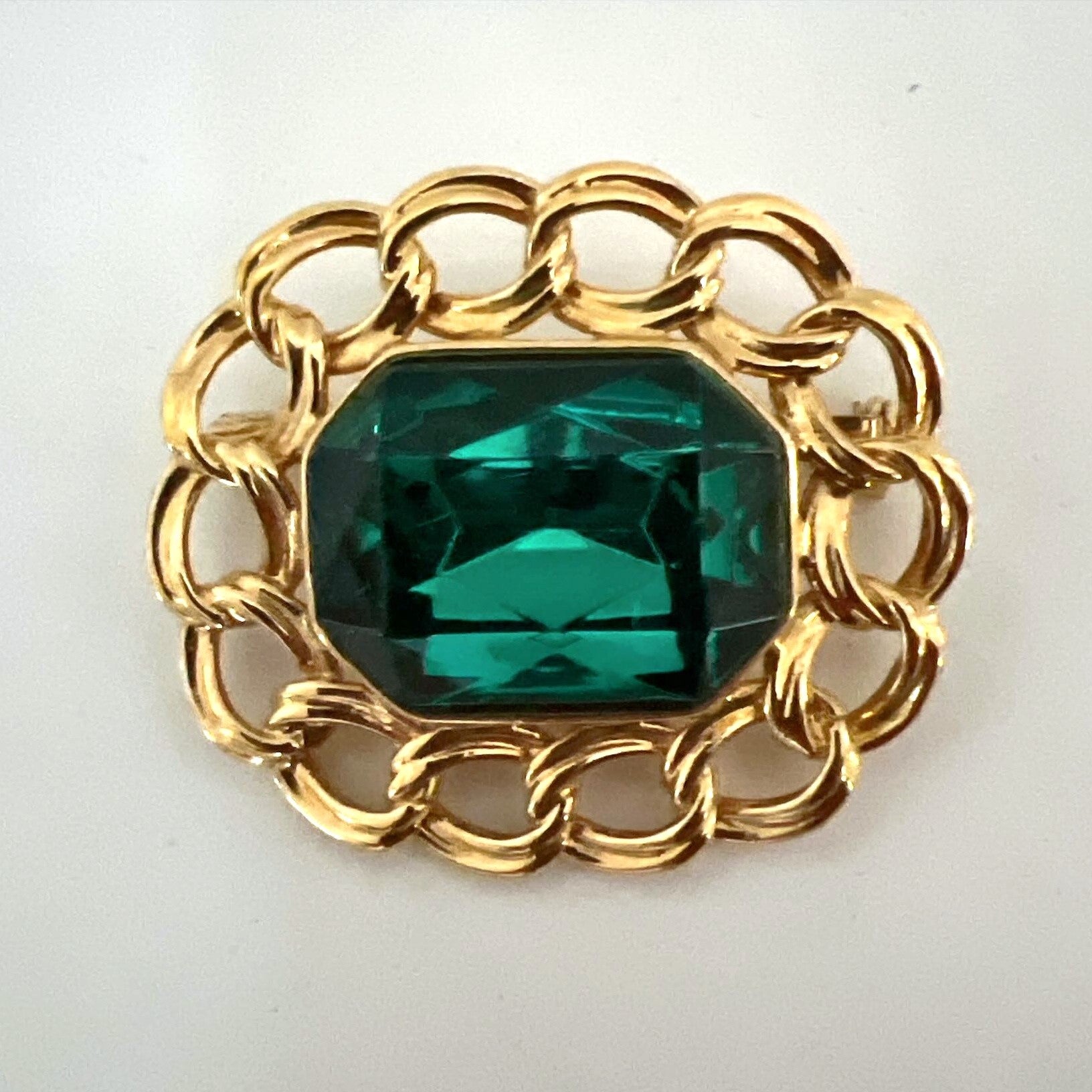 Accessory, Brooch , Cover view