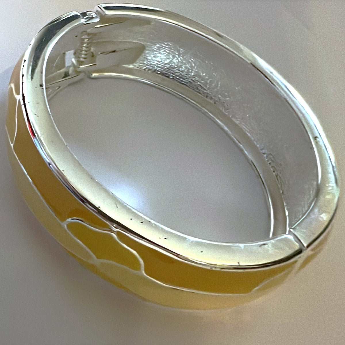 Accessory, Bracelet , Cover view