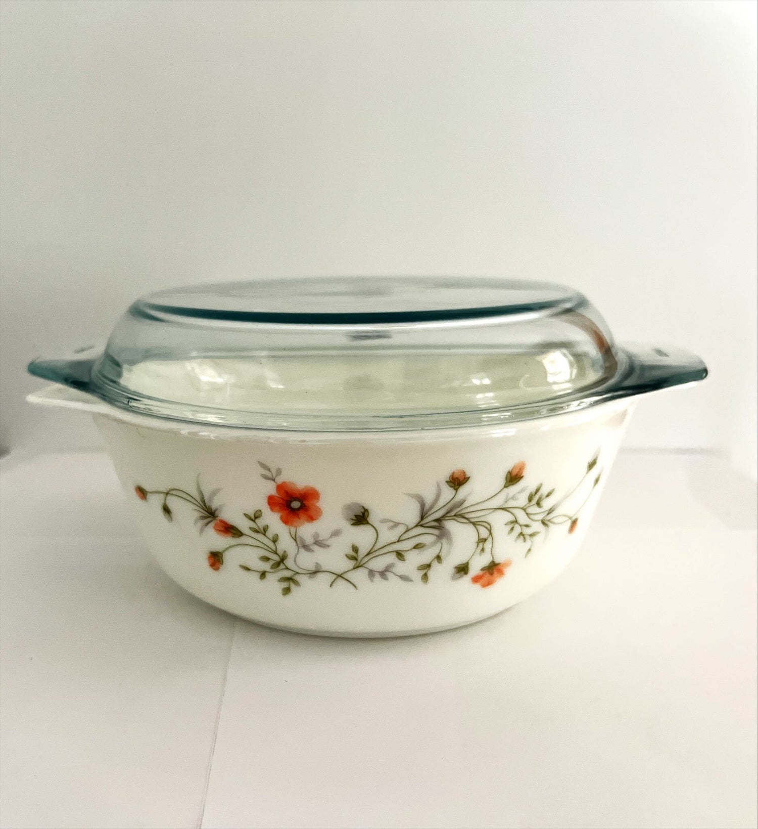 Home, Glassware, Kitchenware, Ceramic, Vintage Pyrex Casserole Dish with Cover, Pyrex, Front view