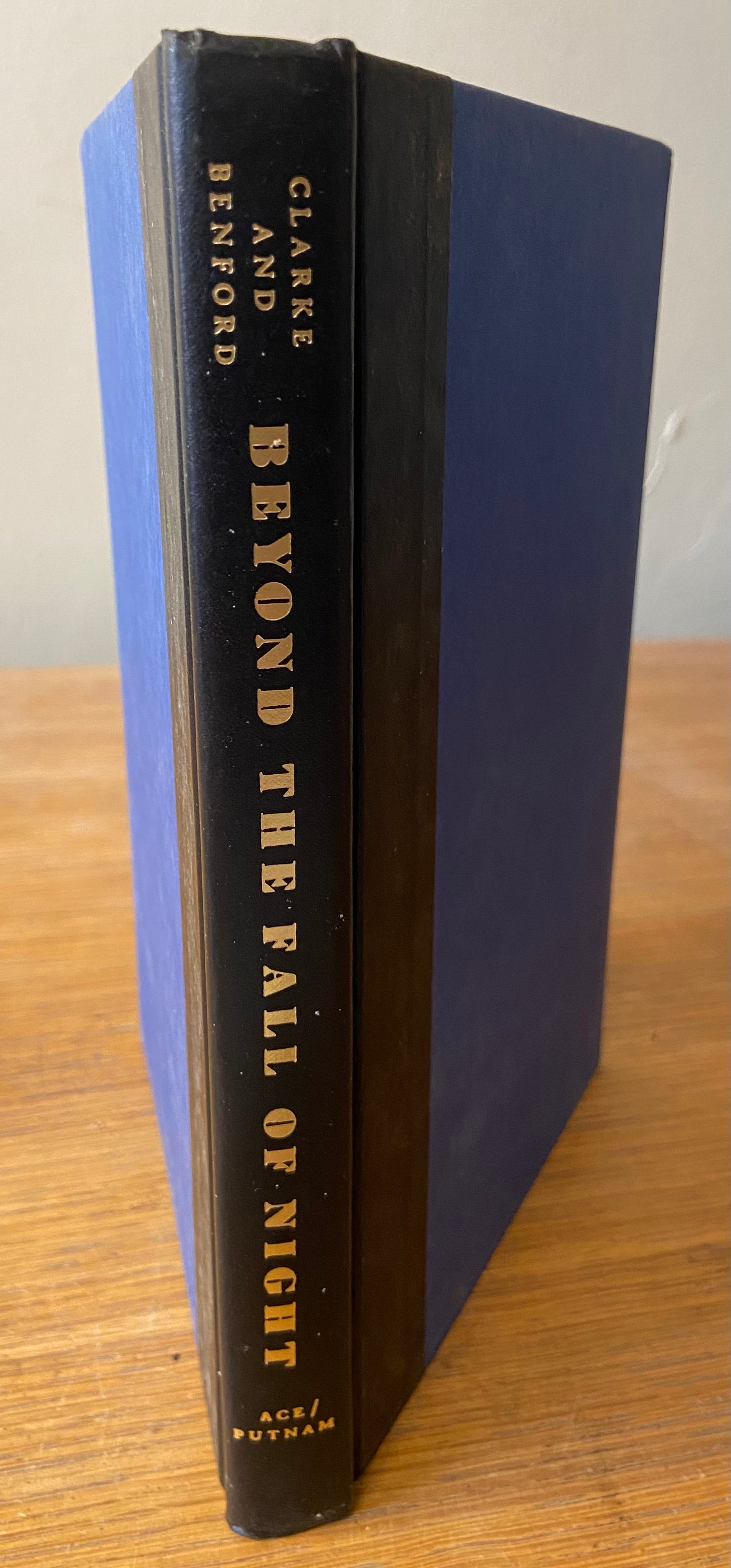 Book, Fiction, Arthur C. Clarke and Gregory Benford, Beyond the Fall of Night, Spine view