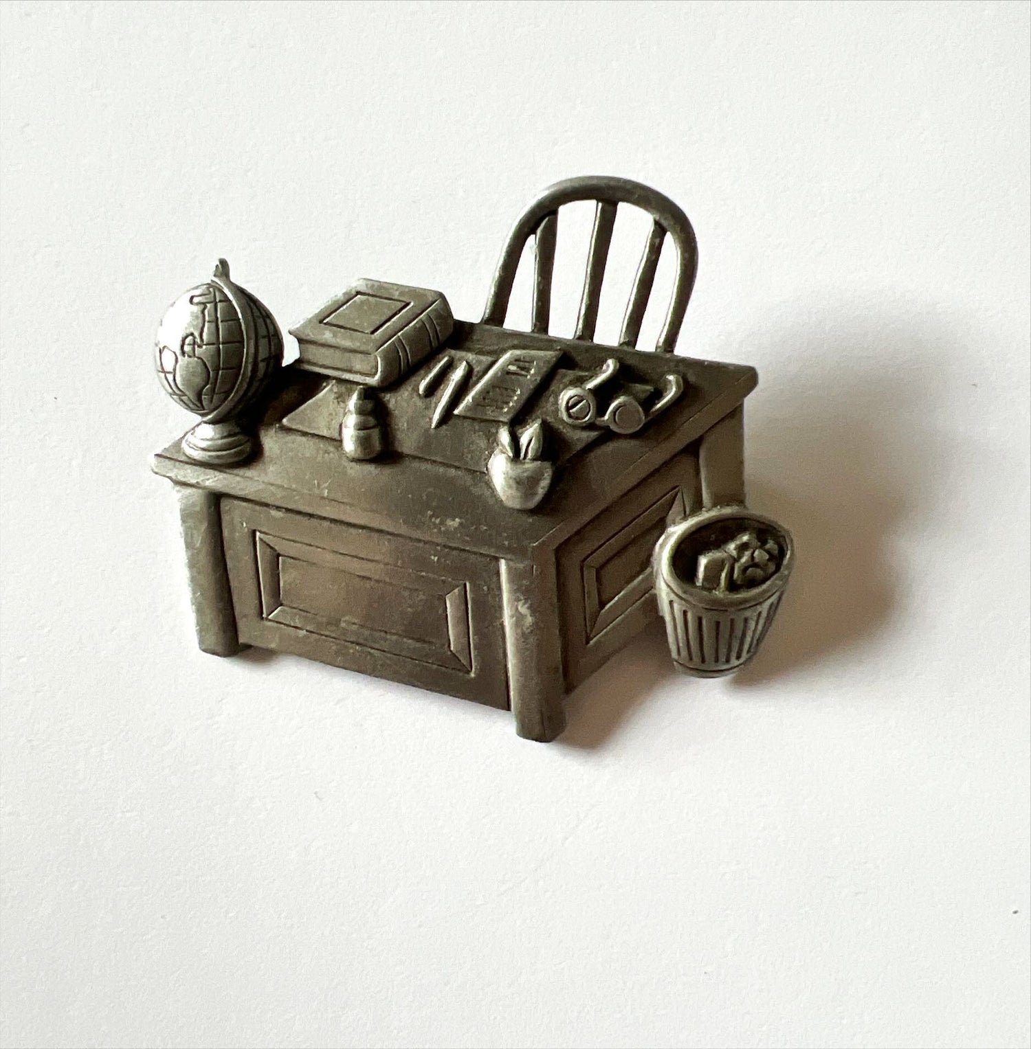 Accessory, Brooch , Front view