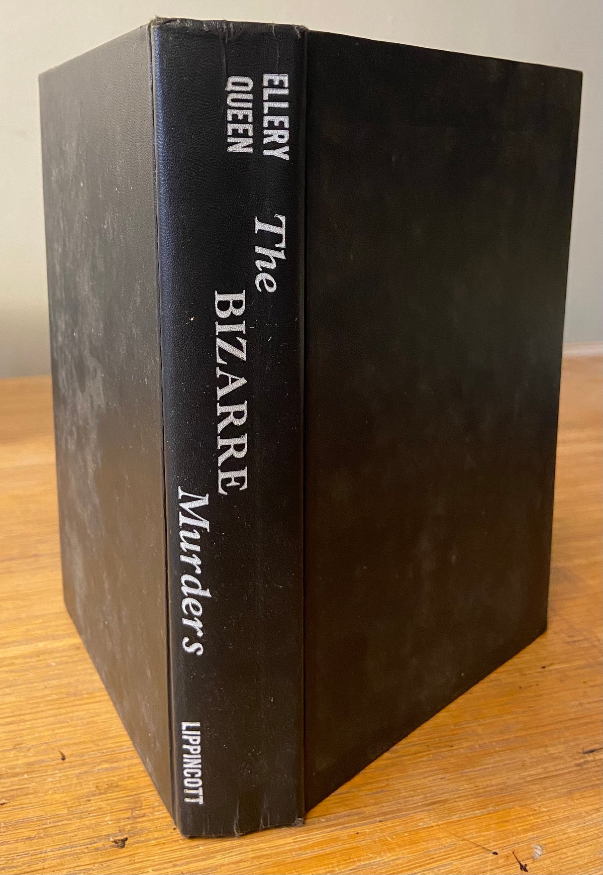 Book, Fiction, Ellery Queen, The Bizarre Murders, Spine view